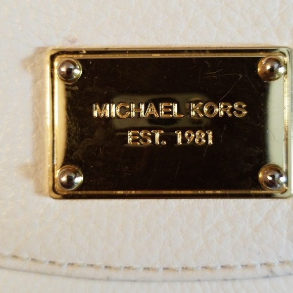 Authentic white Michael Kors wallet - Picture 2 of 6